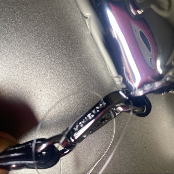 NWT ULTRA RARE MICHAEL KORS SILVER METALLIC MIRROR JET SET TRAVEL WRISTLET - Picture 3 of 5